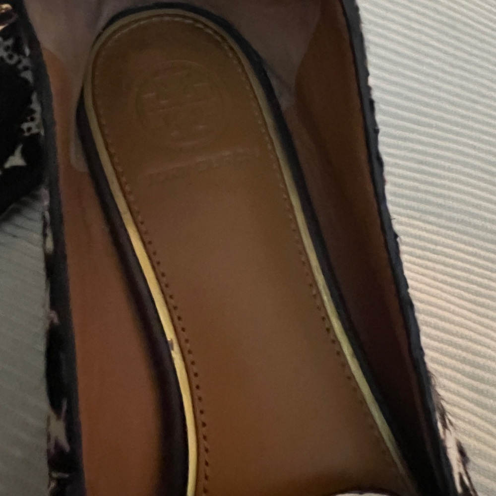 Tory Burch Animal Print Loafers with Black Accents 5.5 calf hair leather - Picture 5 of 7